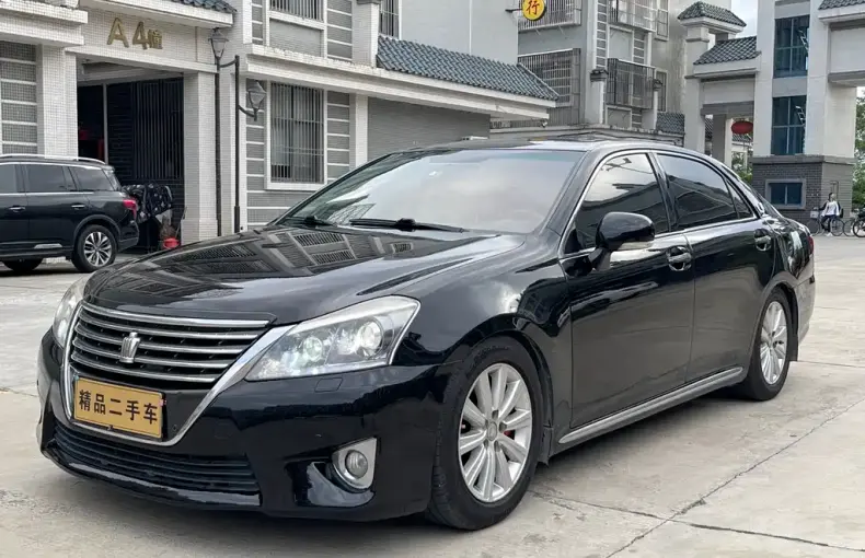 Toyota Crown 2013 из Китая
