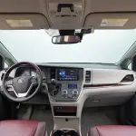 Toyota Sienna 2018 лот 56778102 из Китая