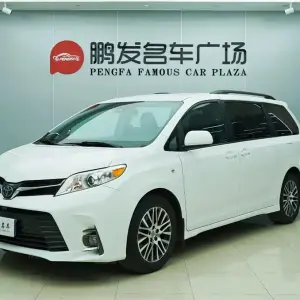 Toyota Sienna 2018 лот 56778102 из Китая