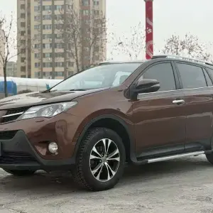 Toyota RAV4 2014 180 л.с. из Китая