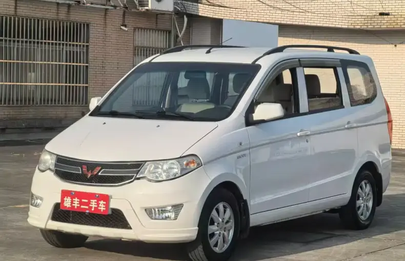 Wuling Hongguang 2015 из Китая