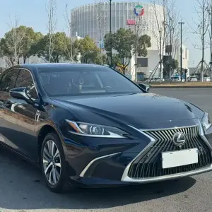 Lexus ES 2021 173 л.с. 173 л.с. из Китая
