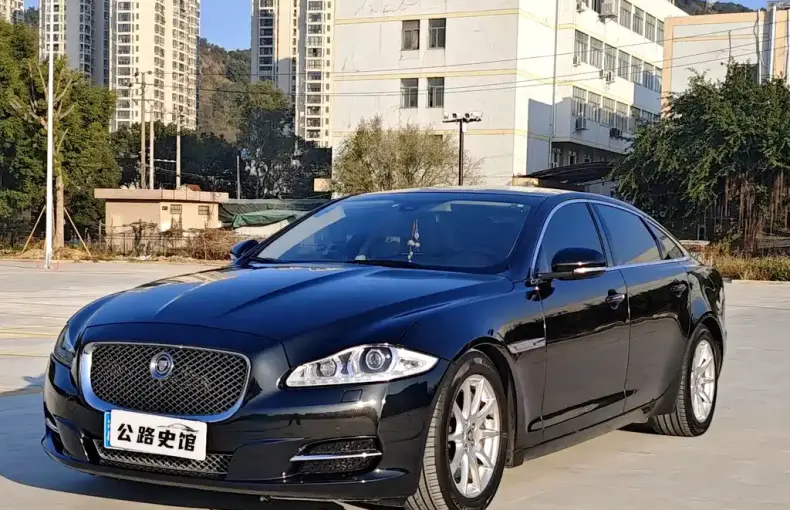 Jaguar XJ 2013 из Китая