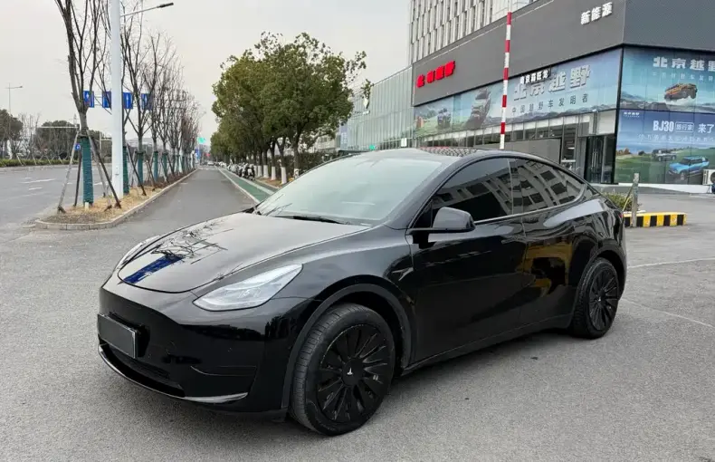 Tesla Model Y 2022 из Китая