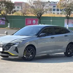 Aeolus Yixuan 2023 197 л.с. из Китая