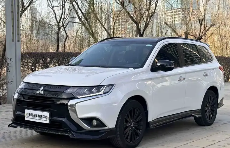 Mitsubishi Outlander 2023 из Китая