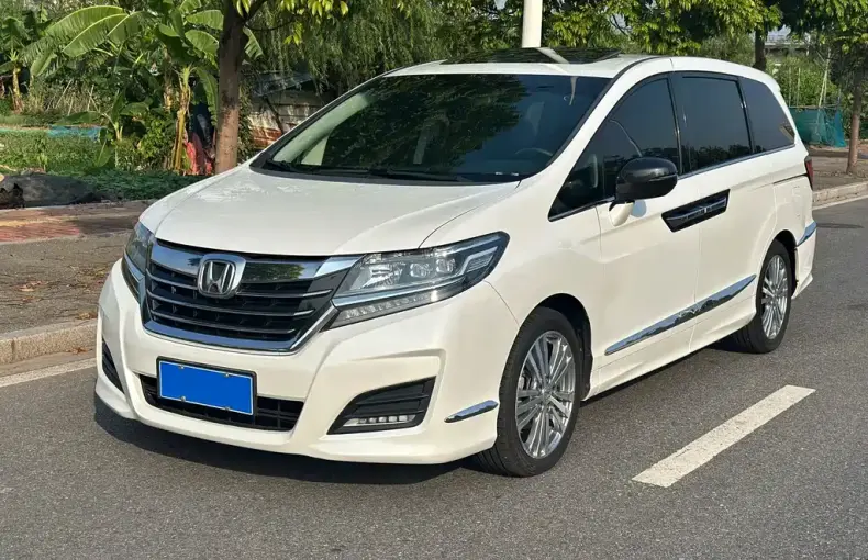 Honda Elysion 2019 из Китая