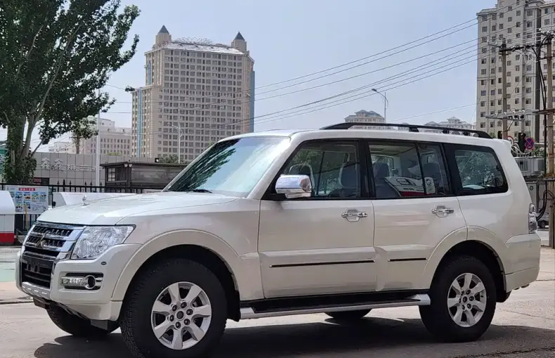Mitsubishi Pajero (Import) из Китая