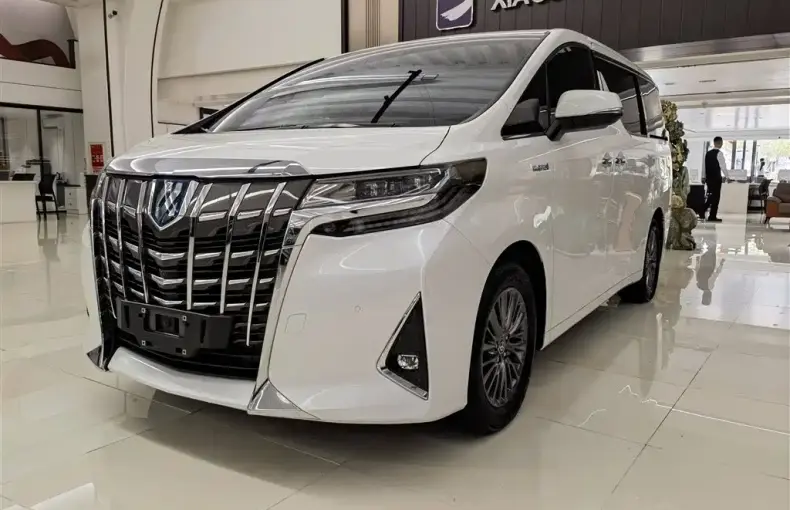 Toyota Alphard 2021 из Китая