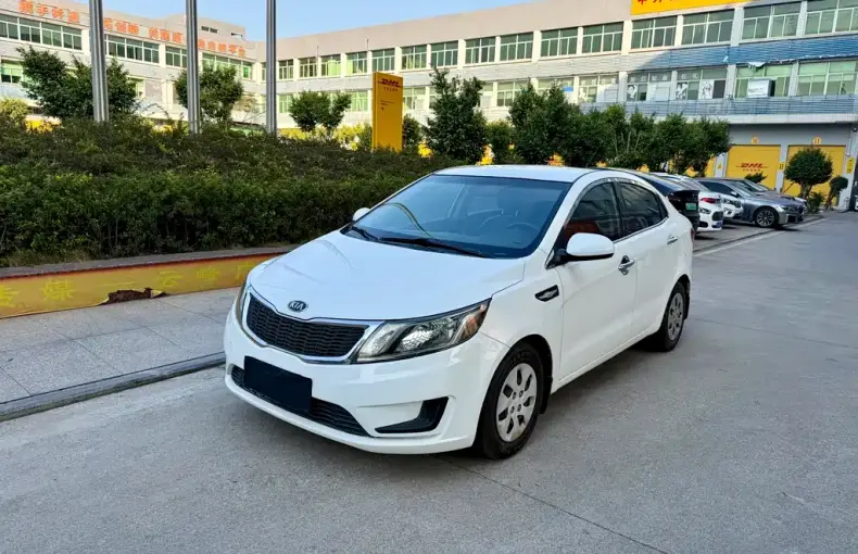 Kia K2 2013 из Китая