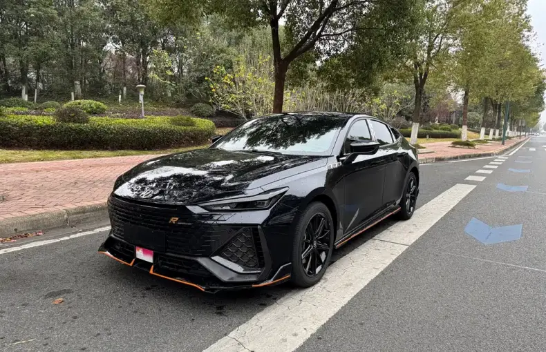 Changan UNI-V 2023 из Китая