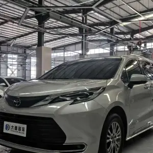 Toyota Sienna 2022 из Китая