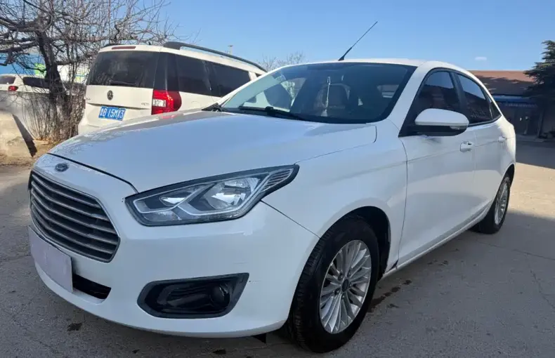 Ford Escort 2015 из Китая
