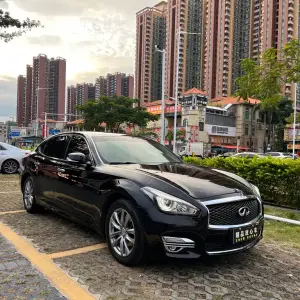 Infiniti Q70 2018 из Китая