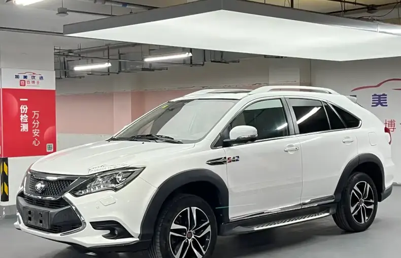 BYD Tang New Energy 2016 из Китая