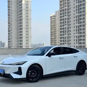 Changan UNI-V 2025 из Китая