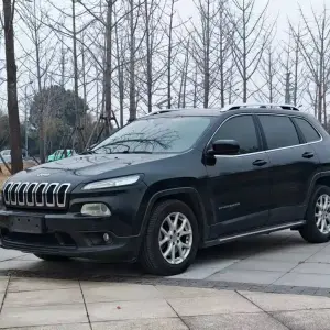 Jeep Cherokee 2016 из Китая