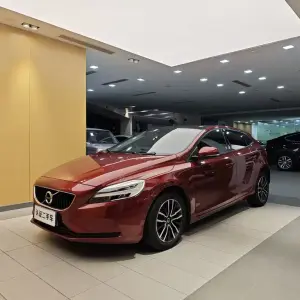 Volvo V40 2018 из Китая