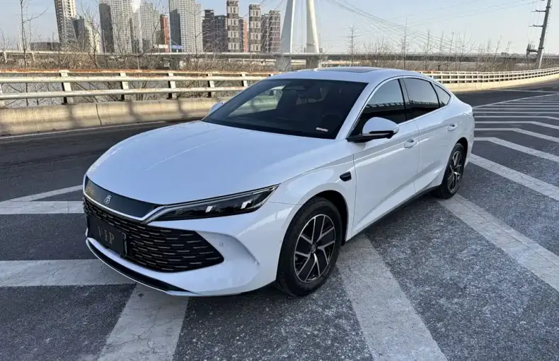 BYD Qin L 2025 из Китая