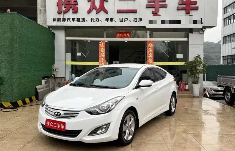 Hyundai Elantra Langdong 2014 из Китая