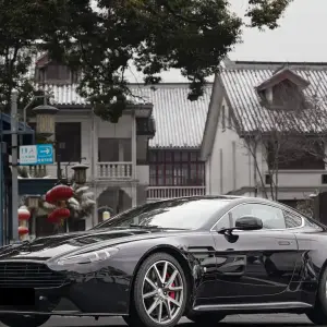 Aston Martin V8 Vantage 2014 из Китая