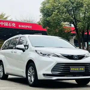 Toyota Sienna 2023 из Китая