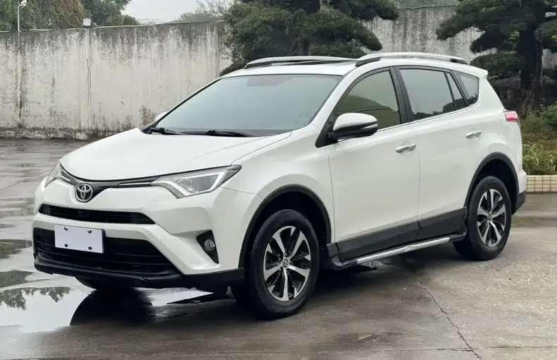 Toyota RAV4 2017 из Китая