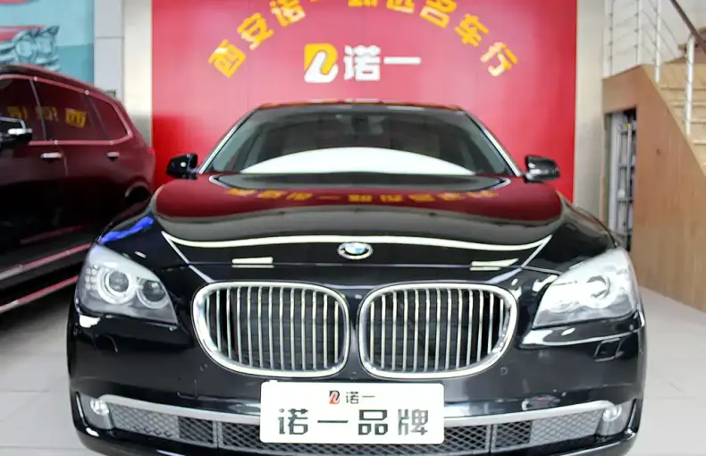 BMW 7 Series 2011 из Китая