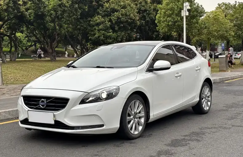 Volvo V40 2016 из Китая