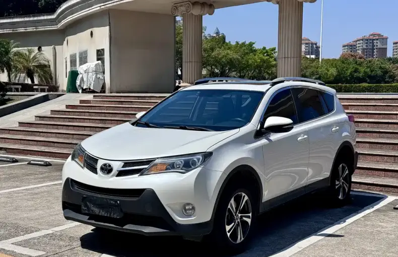 Toyota RAV4 2015 из Китая