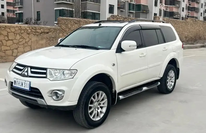 Mitsubishi Pajero Sport 2014 из Китая