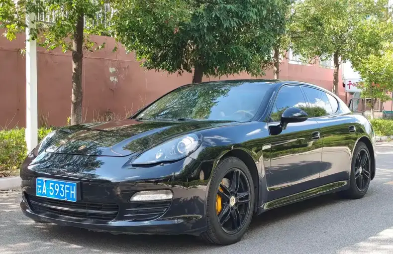 Porsche Panamera 2011 из Китая