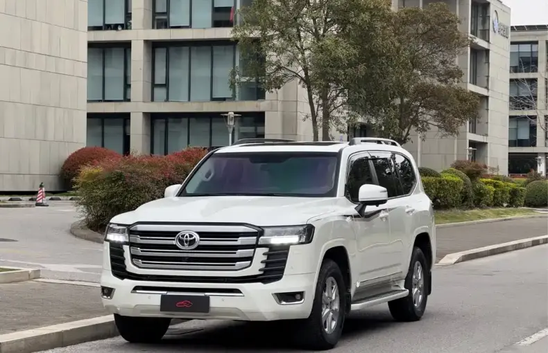Toyota Land Cruiser 2023 из Китая