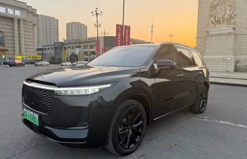 Li Auto Li ONE 2022 из Китая