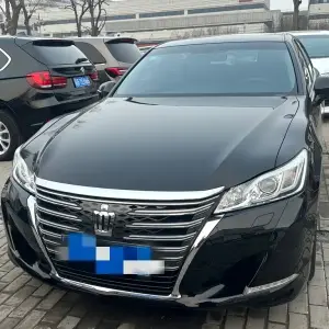 Toyota Crown 2017 из Китая