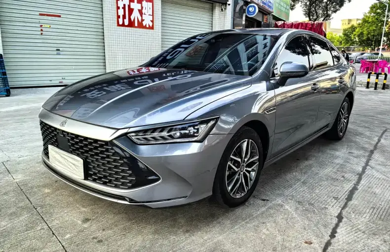 BYD Qin PLUS 2022 из Китая