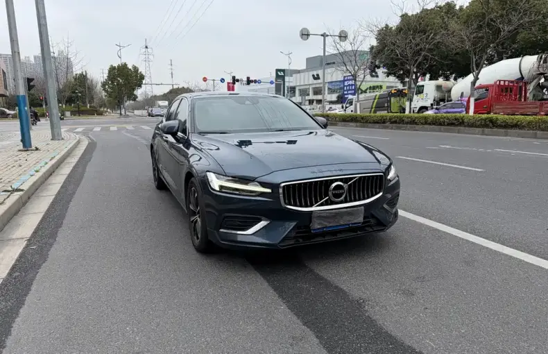 Volvo S60 2021 из Китая