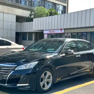 Toyota Crown 2016 из Китая