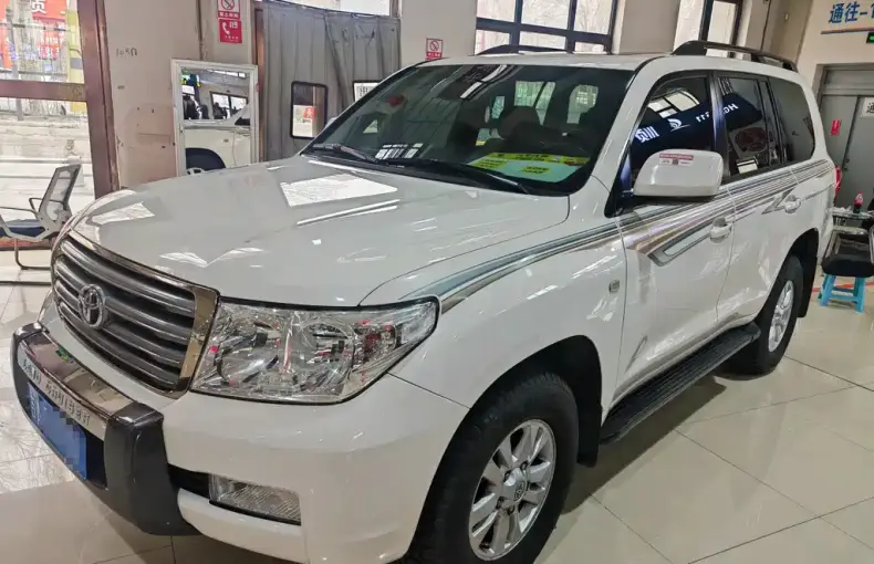 Toyota Land Cruiser 2010 из Китая