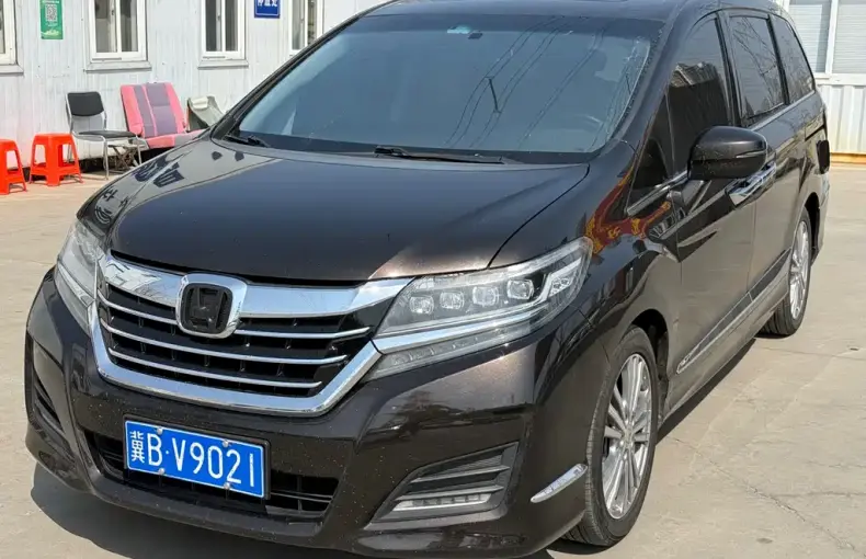Honda Elysion 2017 из Китая