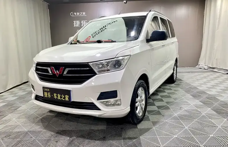 Wuling Hongguang 2020 из Китая