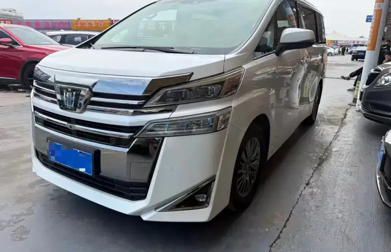 Toyota Vellfire 2022 из Китая