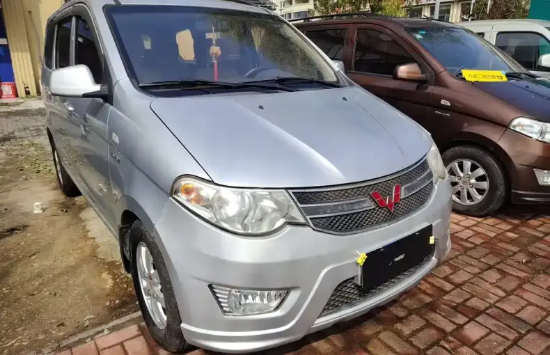 Wuling Hongguang 2015 из Китая