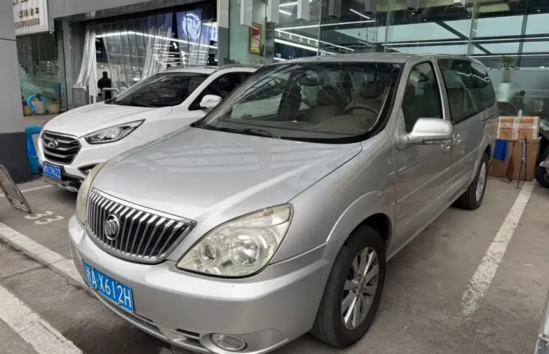 Buick GL8 2015 из Китая