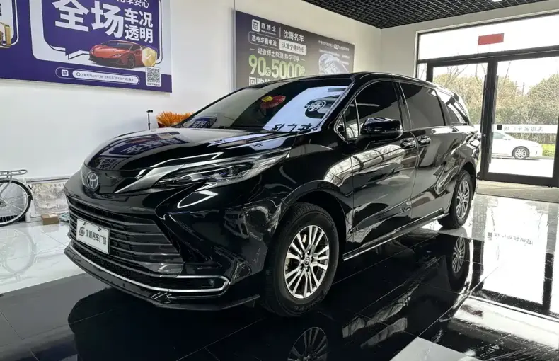 Toyota Sienna 2022 из Китая
