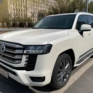 Toyota Land Cruiser 2025 из Китая