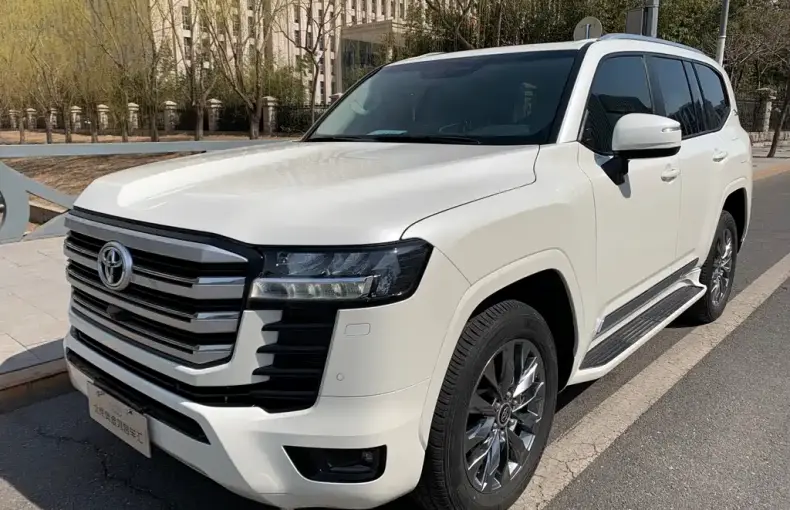 Toyota Land Cruiser 2025 из Китая