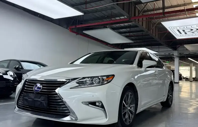 Lexus ES 2018 из Китая
