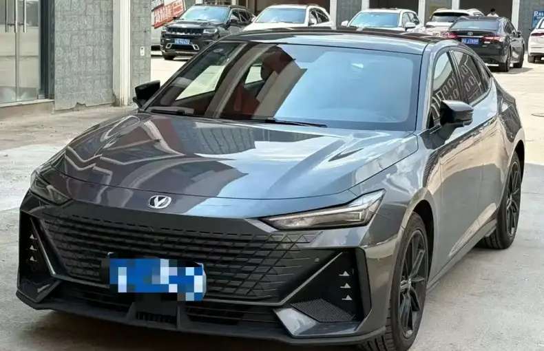 Changan UNI-V 2023 из Китая