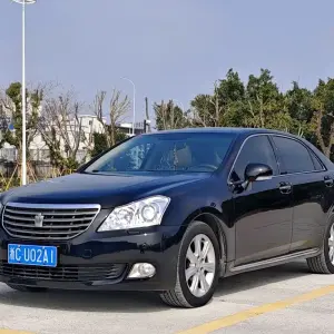 Toyota Crown 2010 227 л.с. из Китая